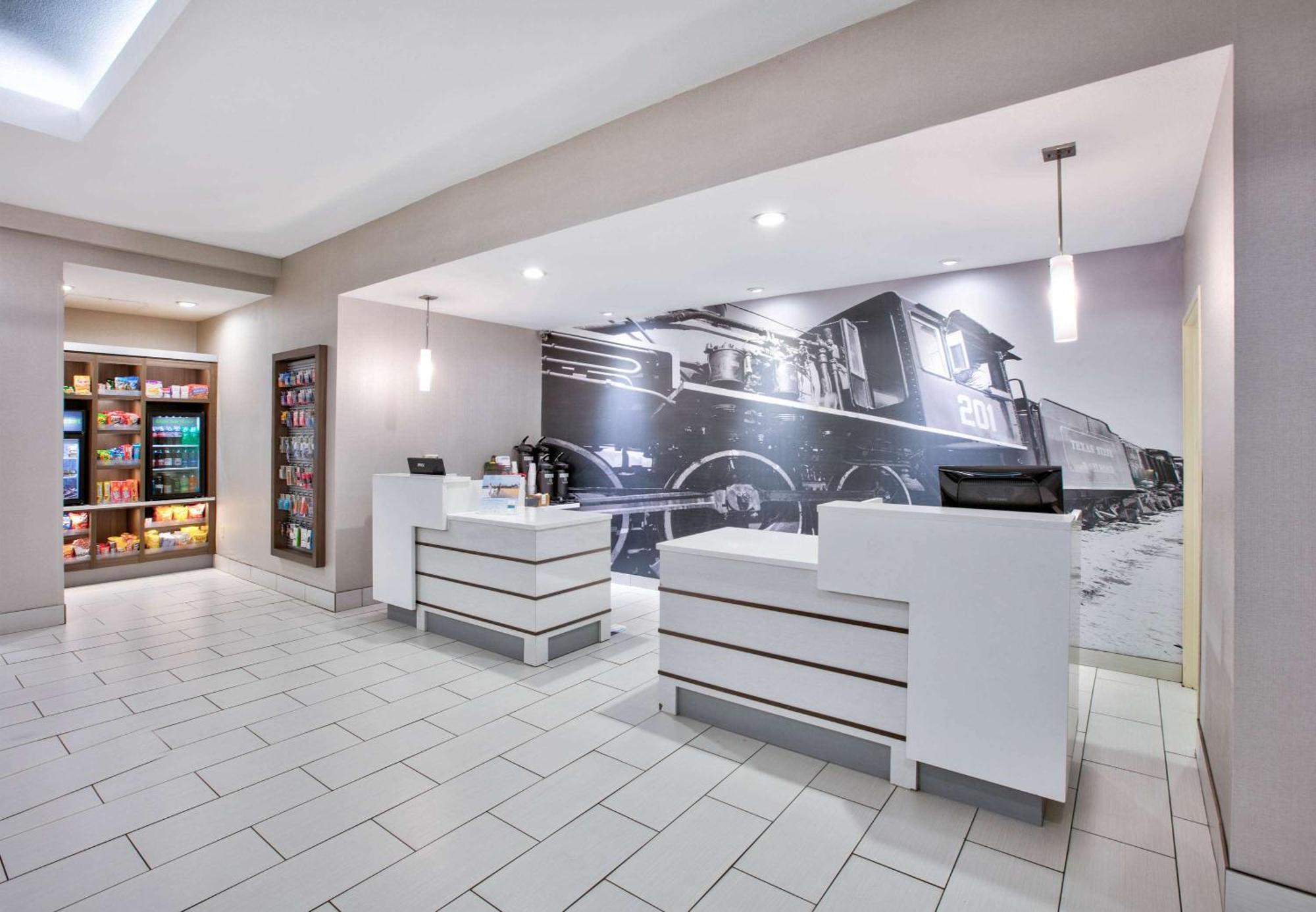 La Quinta By Wyndham Palestine Hotel Ngoại thất bức ảnh